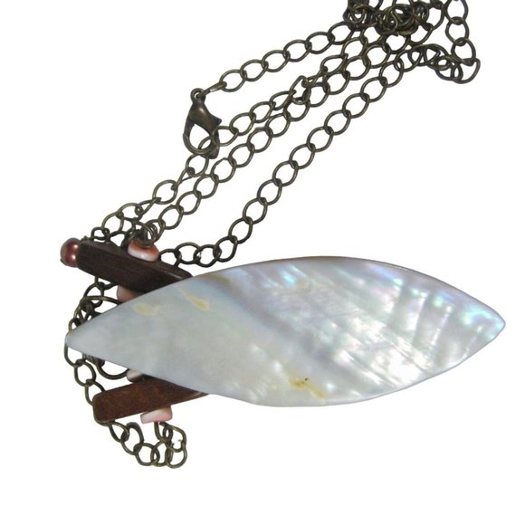 Mother of Pearl Shell Pendant Necklace 17 inch Chain Jewelry Ocean Unisex Beach - Picture 3 of 7